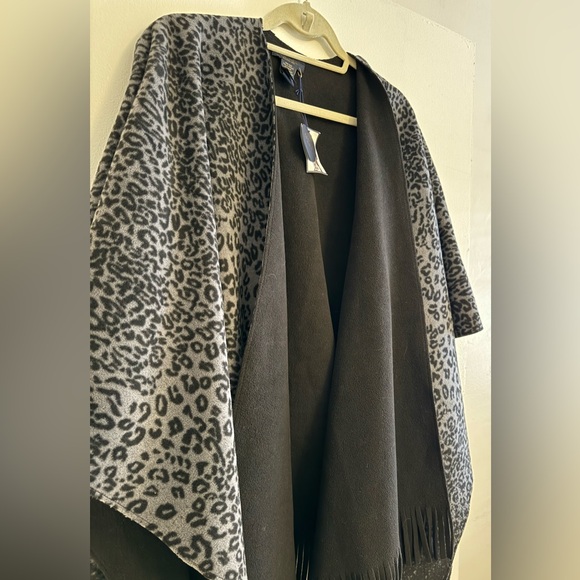 RACHEL Rachel Roy Charcoal Leopard Print Cape - Picture 5 of 6
